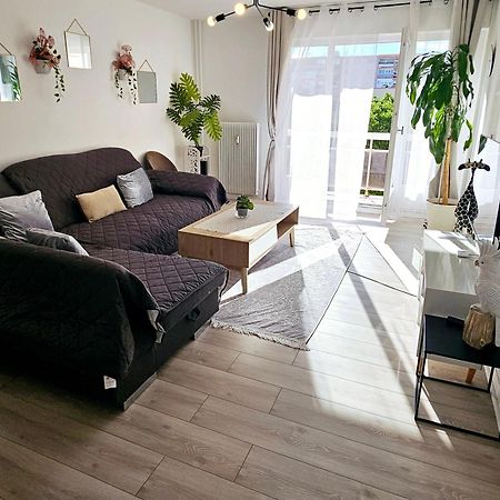 Logement Dans Residence - A 10 Km Du Centre Ville Et A 5 Minute Du Parlement Europeen Avec Parking Gratuit Hoenheim Eksteriør billede