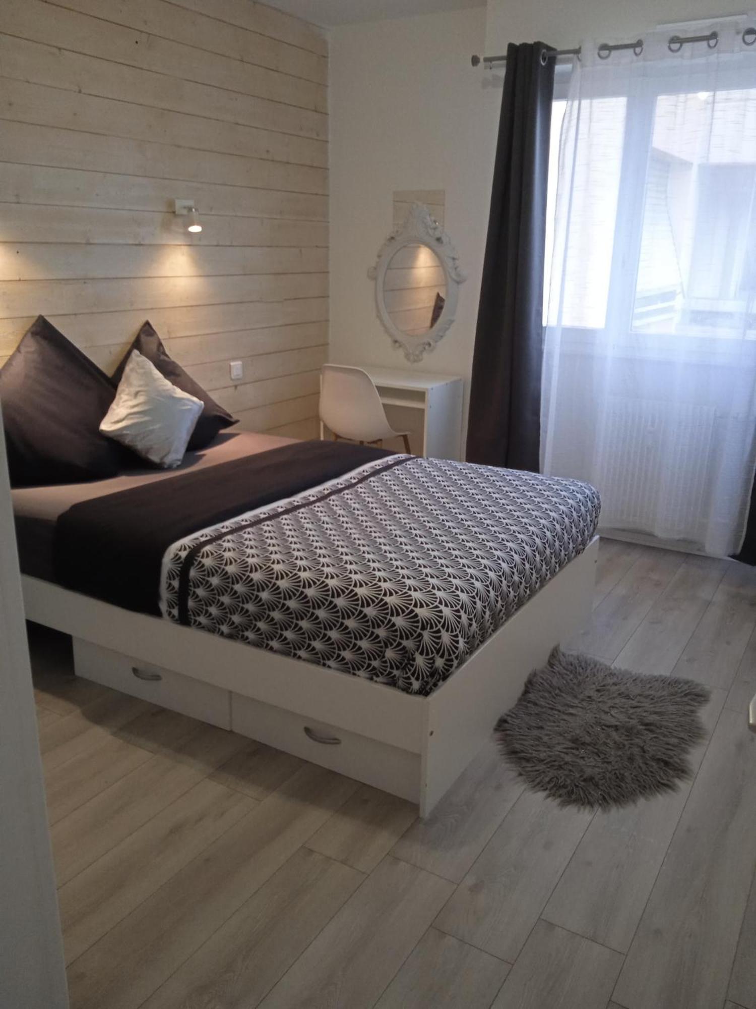 Logement Dans Residence - A 10 Km Du Centre Ville Et A 5 Minute Du Parlement Europeen Avec Parking Gratuit Hoenheim Eksteriør billede