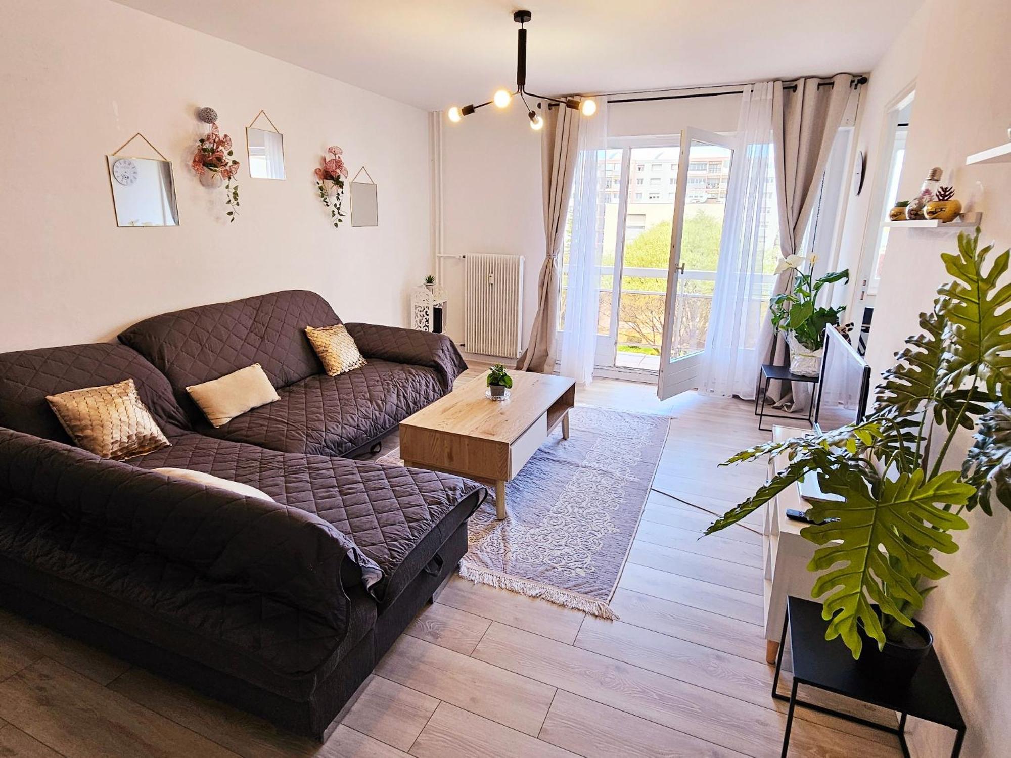 Logement Dans Residence - A 10 Km Du Centre Ville Et A 5 Minute Du Parlement Europeen Avec Parking Gratuit Hoenheim Eksteriør billede